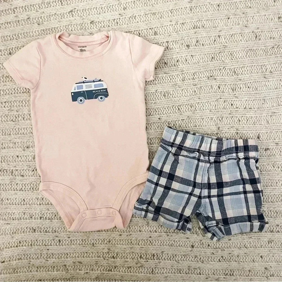 Carter’s 12-18 months onesie and shorts outfit​ - Picture 1 of 4